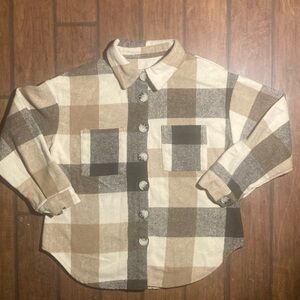 Plaid Button-Up Shacket in Neutral Tones Women’s M